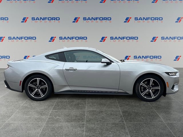 Used 2024 Ford Mustang Premium image 6