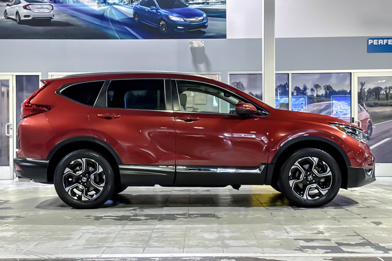 Used 2018 Honda CR-V Touring image 7