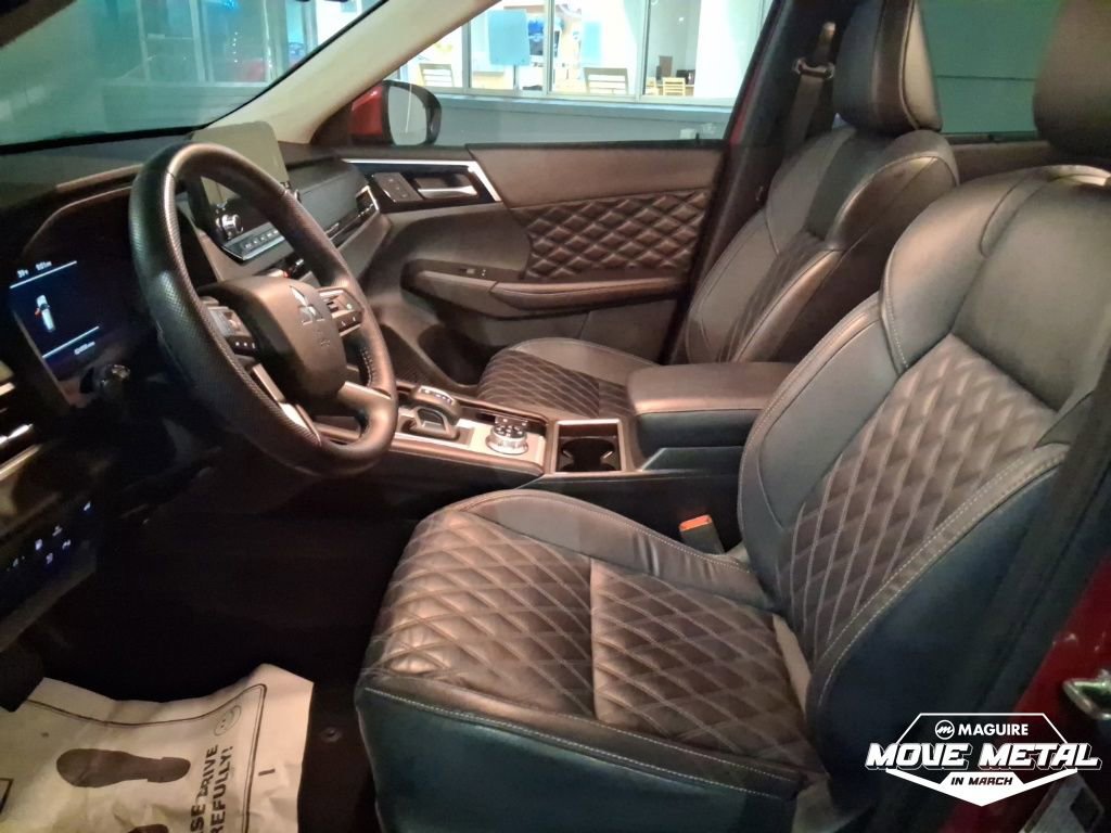 Used 2023 Mitsubishi Outlander SEL 40th Anniversary image 11