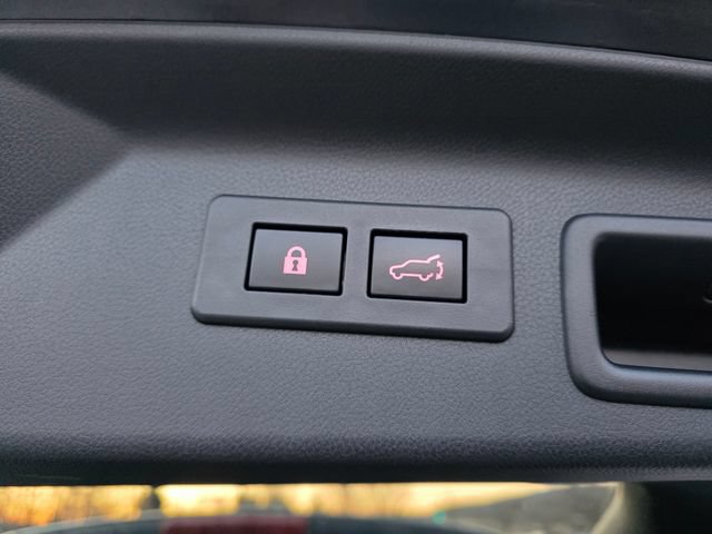 Used 2025 Subaru Forester Premium AWD/4WD image 11