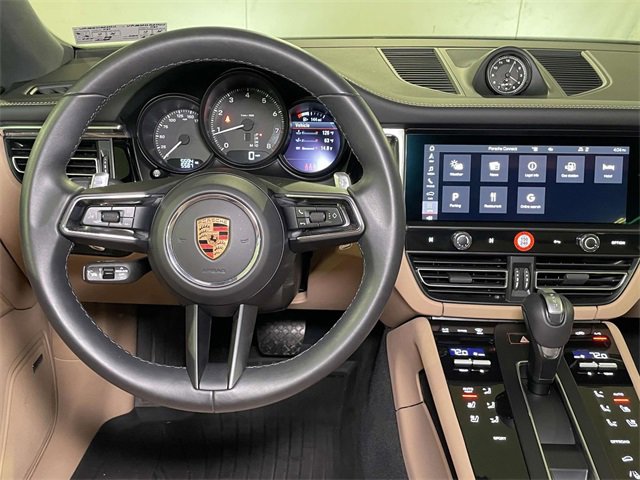 Used 2025 Porsche Macan image 27