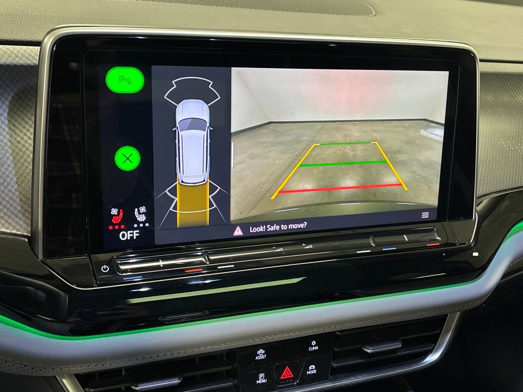 Used 2024 Volkswagen Atlas Peak Edition SE image 38