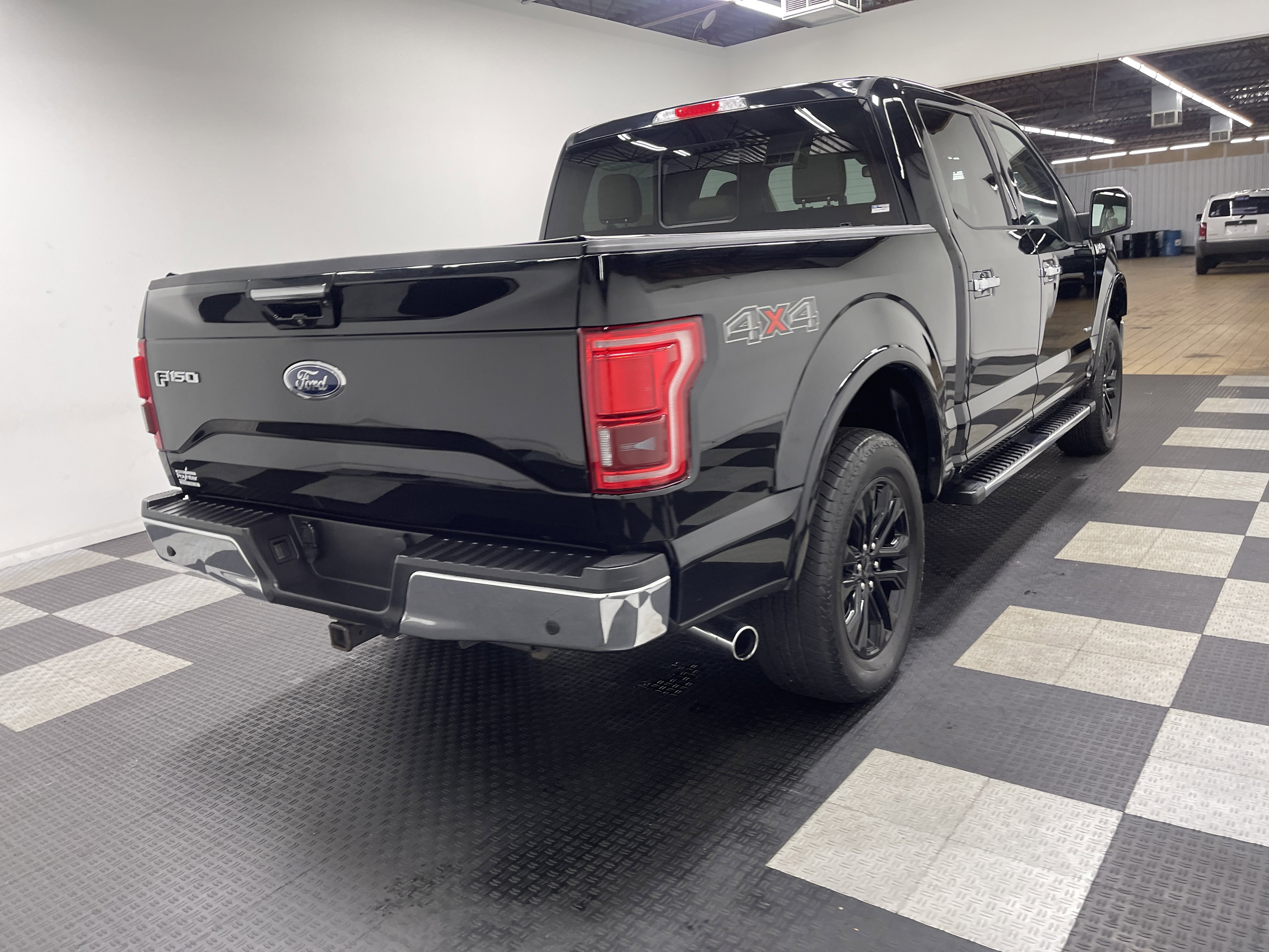 Used 2016 Ford F150 Lariat w/ Equipment Group 502A Luxury AWD/4WD image 5