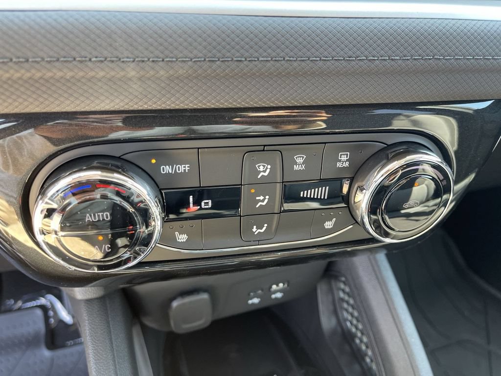 New 2026 Chevrolet TrailBlazer LT w/ Convenience Package FWD image 18