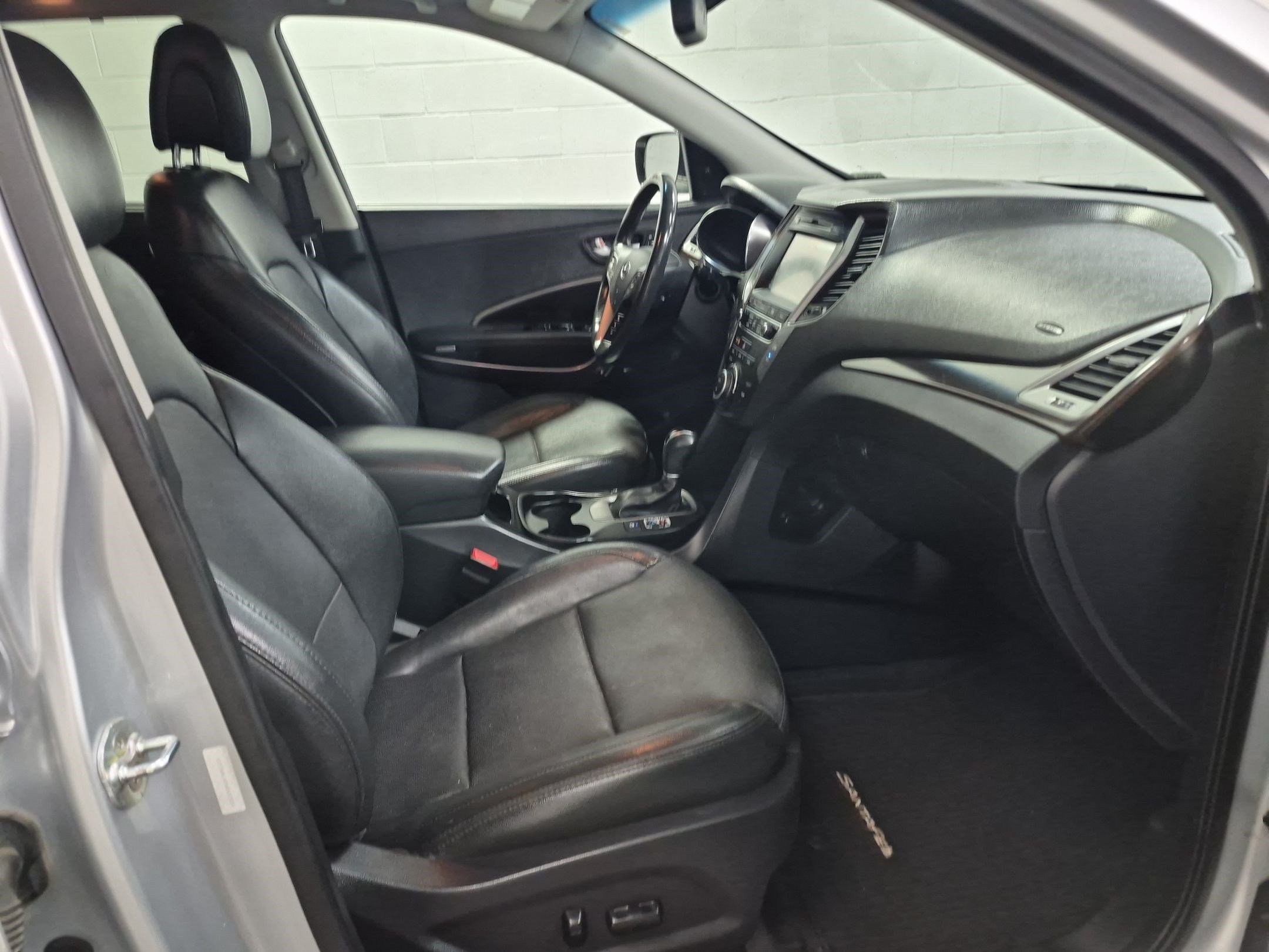 Used 2017 Hyundai Santa Fe Sport w/ Cargo Package FWD image 35
