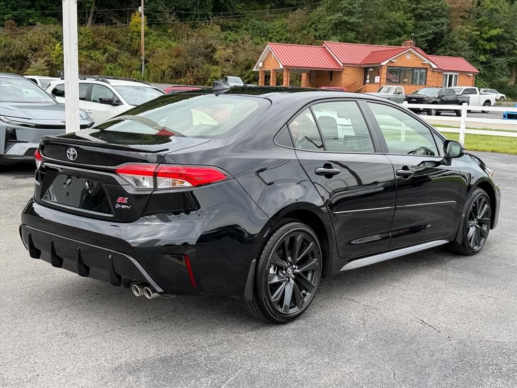 Used 2026 Toyota Corolla SE FWD image 4