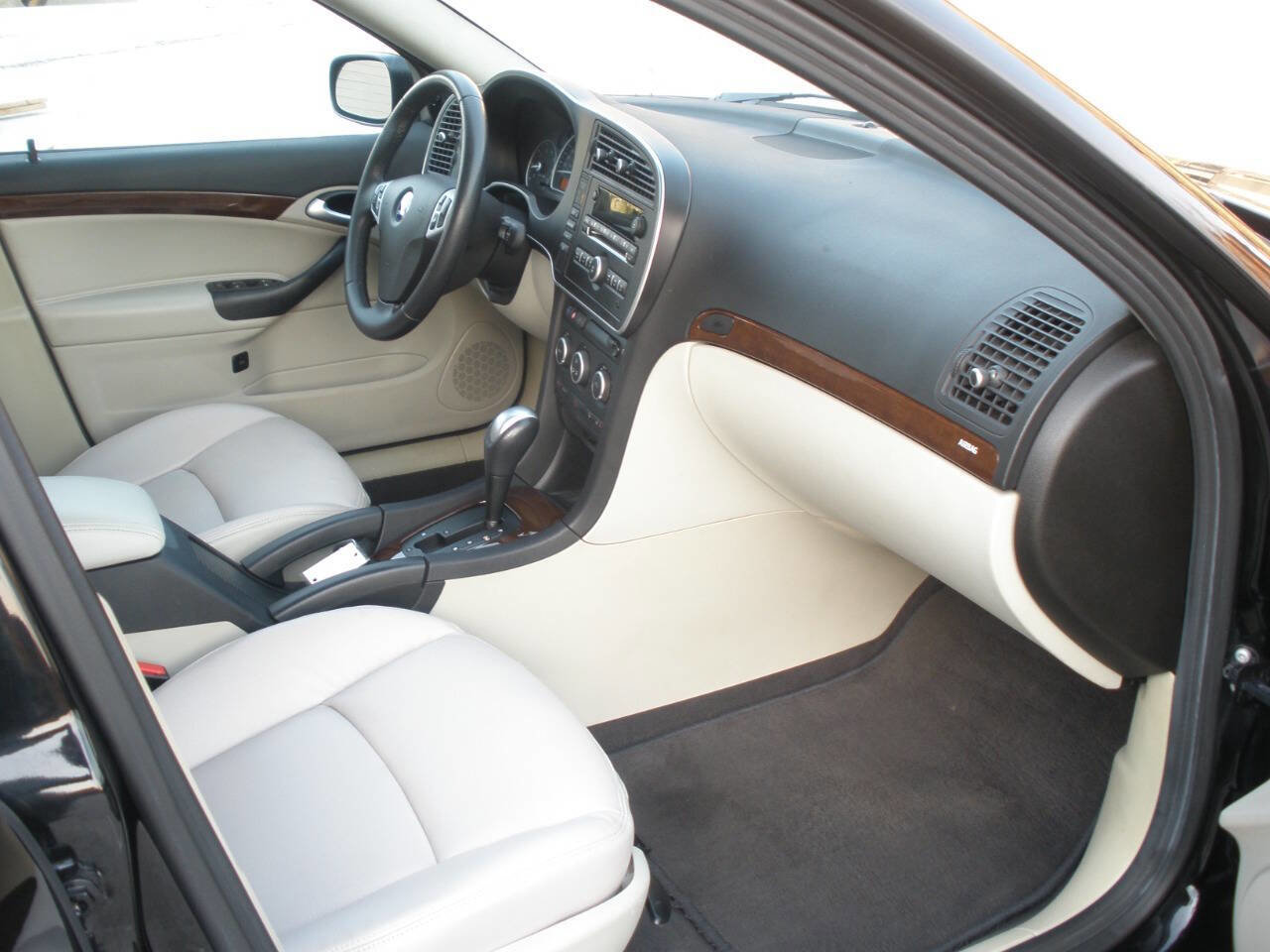 Used 2008 Saab 9-3 2.0T w/ Moonroof Package image 28