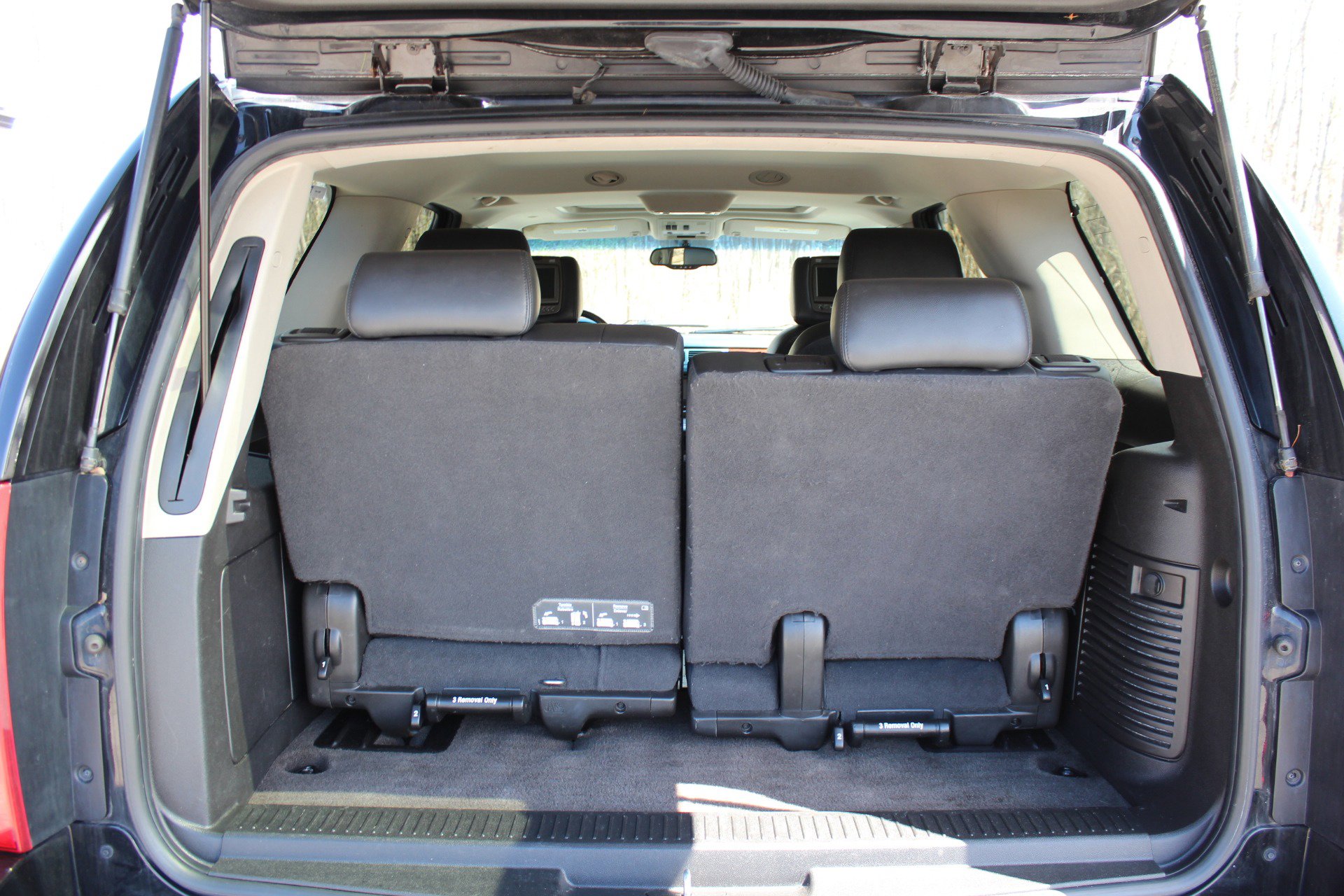 Used 2014 Chevrolet Tahoe LTZ AWD/4WD image 7