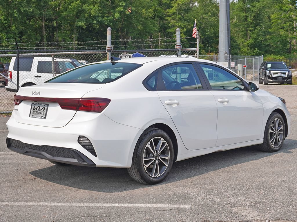 Used 2024 Kia Forte LXS FWD image 7