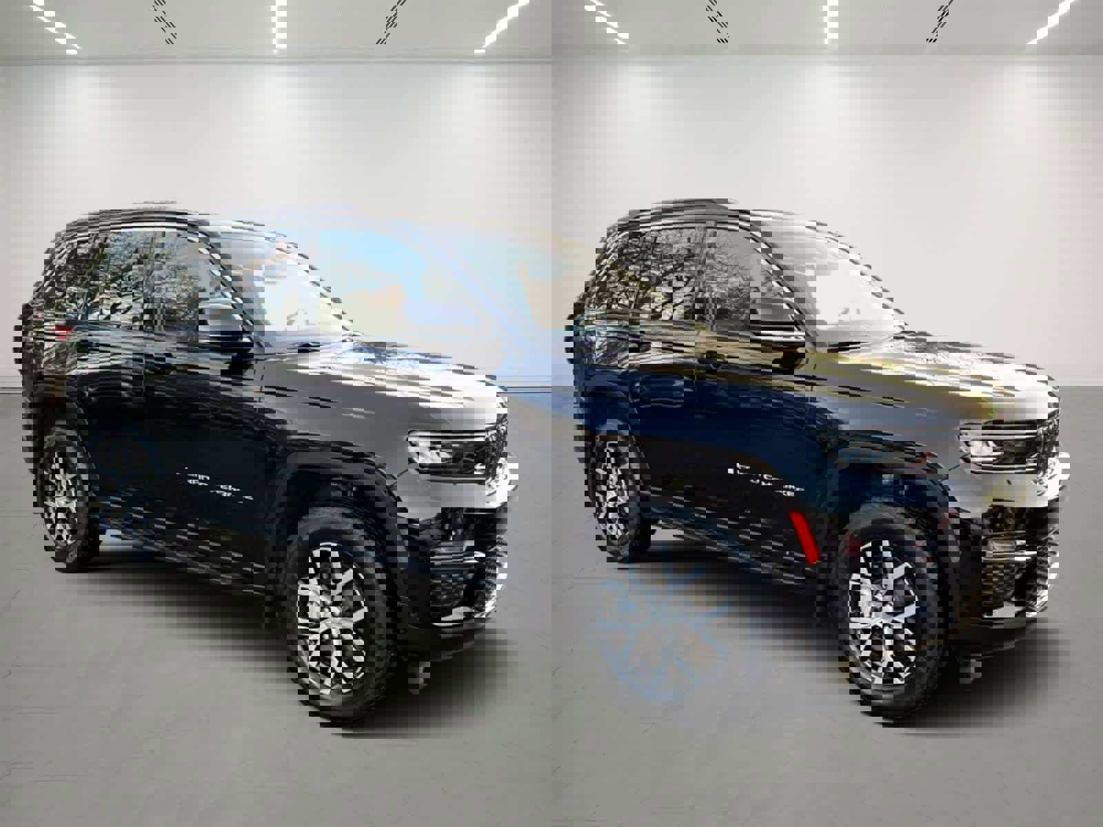 Used 2024 Jeep Grand Cherokee Limited w/ Luxury Tech Group II image 6