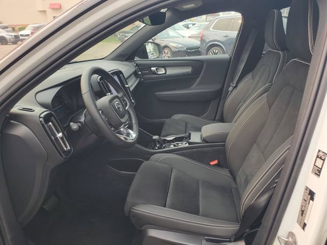 Certified 2026 Volvo XC40 B5 Ultra w/ Climate Package AWD/4WD image 14