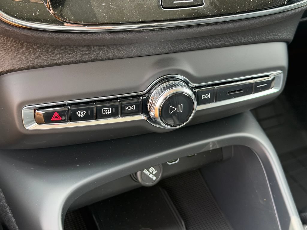 New 2026 Volvo XC40 B5 Plus w/ Climate Package AWD/4WD image 26