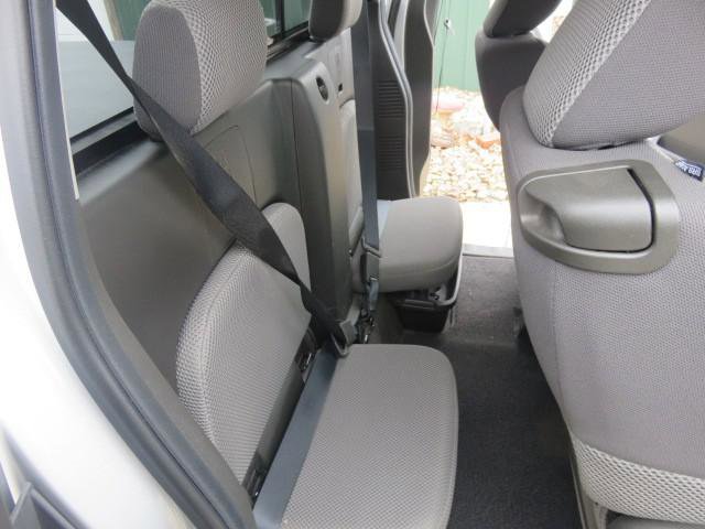 Used 2012 Suzuki Equator Premium image 24