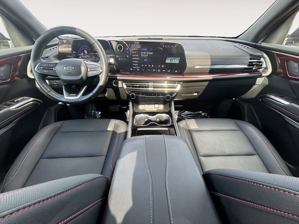 Used 2025 Chevrolet Traverse Z71 image 13