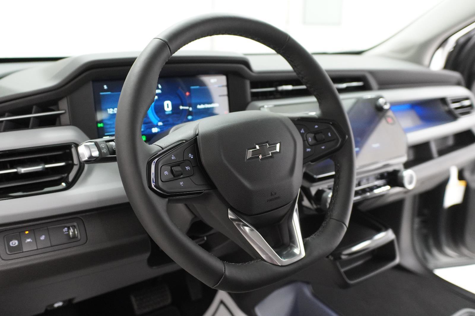 New 2027 Chevrolet Bolt RS FWD image 17