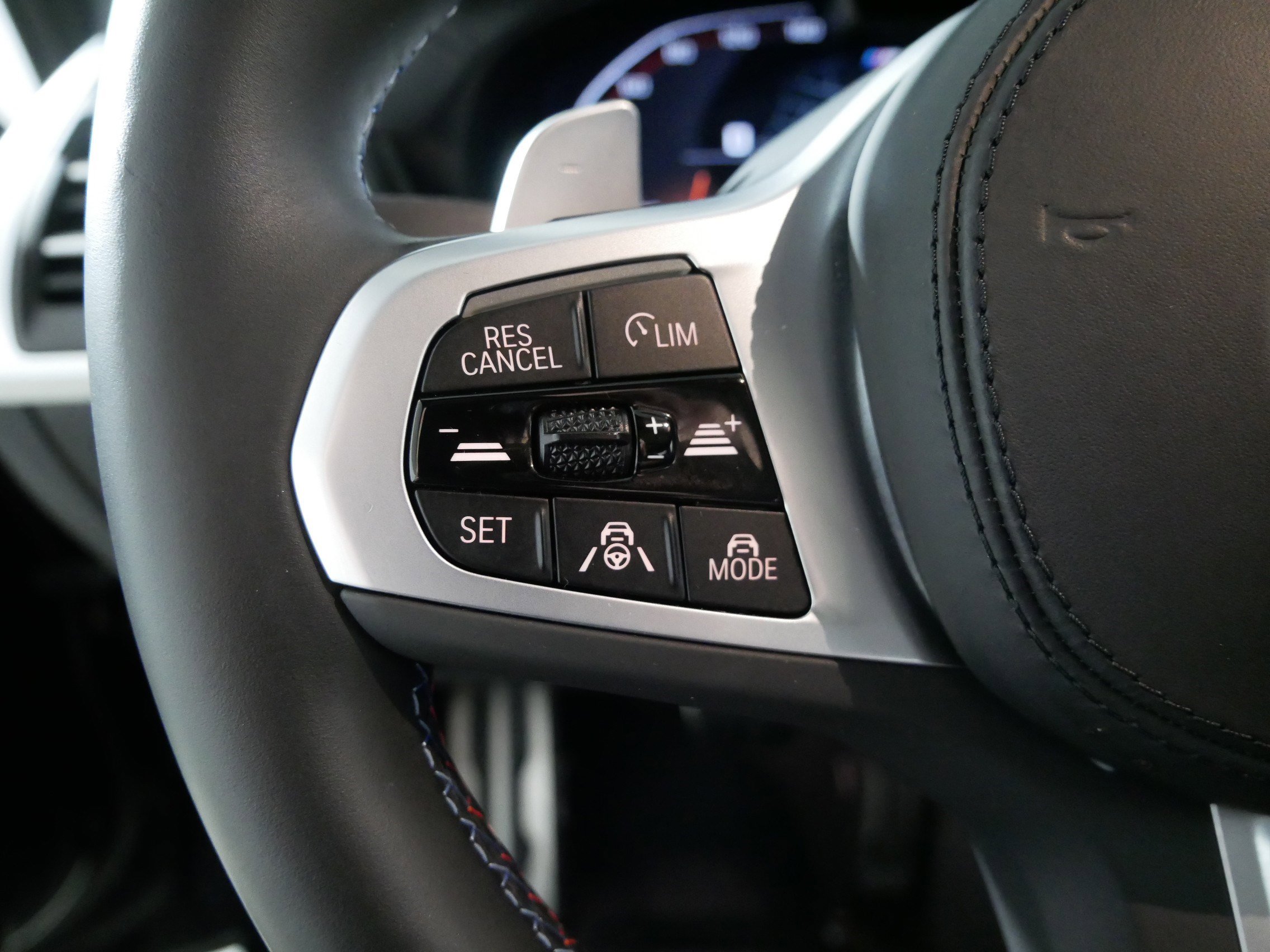 Used 2024 BMW X4 M40i AWD/4WD image 27