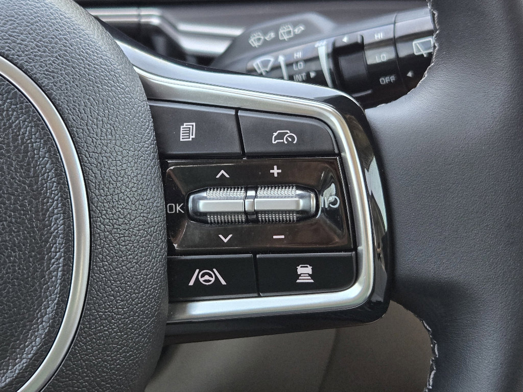 Certified 2025 Kia Sorento S image 27