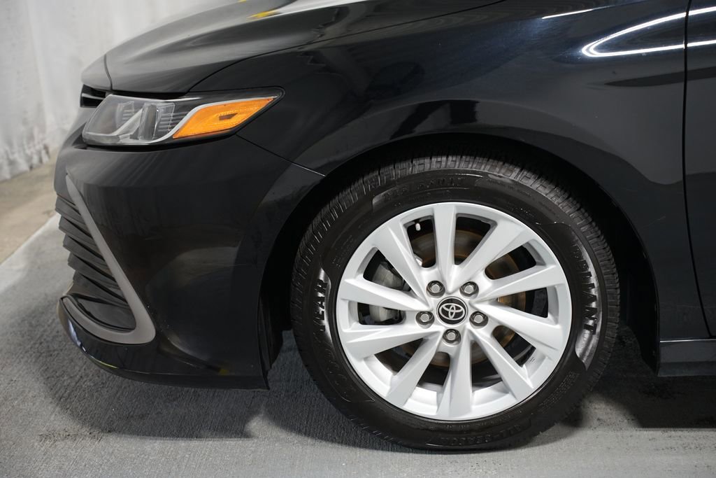 Certified 2023 Toyota Camry LE image 5