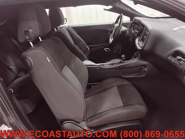 Used 2020 Dodge Challenger SXT w/ Blacktop Package image 13
