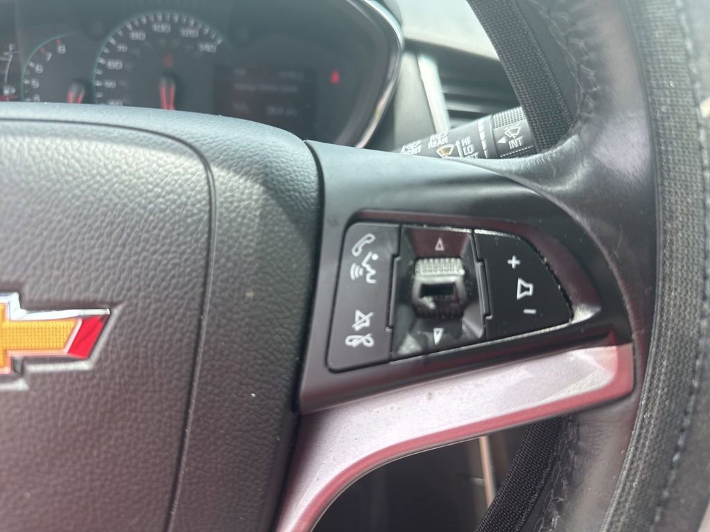 Used 2021 Chevrolet Trax LT w/ Driver Confidence Package FWD image 5