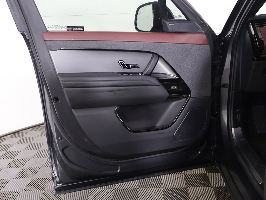 Used 2023 Land Rover Range Rover Sport SE Dynamic image 25