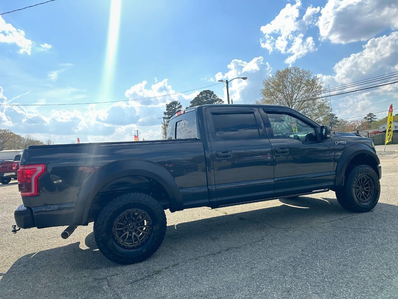 Used 2017 Ford F150 Lariat w/ Equipment Group 502A Luxury AWD/4WD image 12