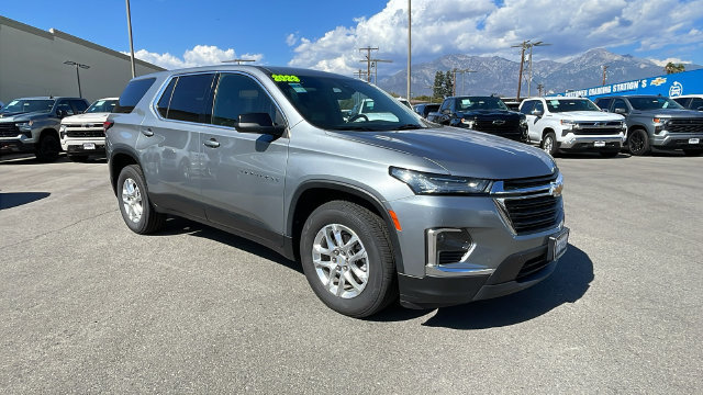 Used 2023 Chevrolet Traverse LS FWD image 32