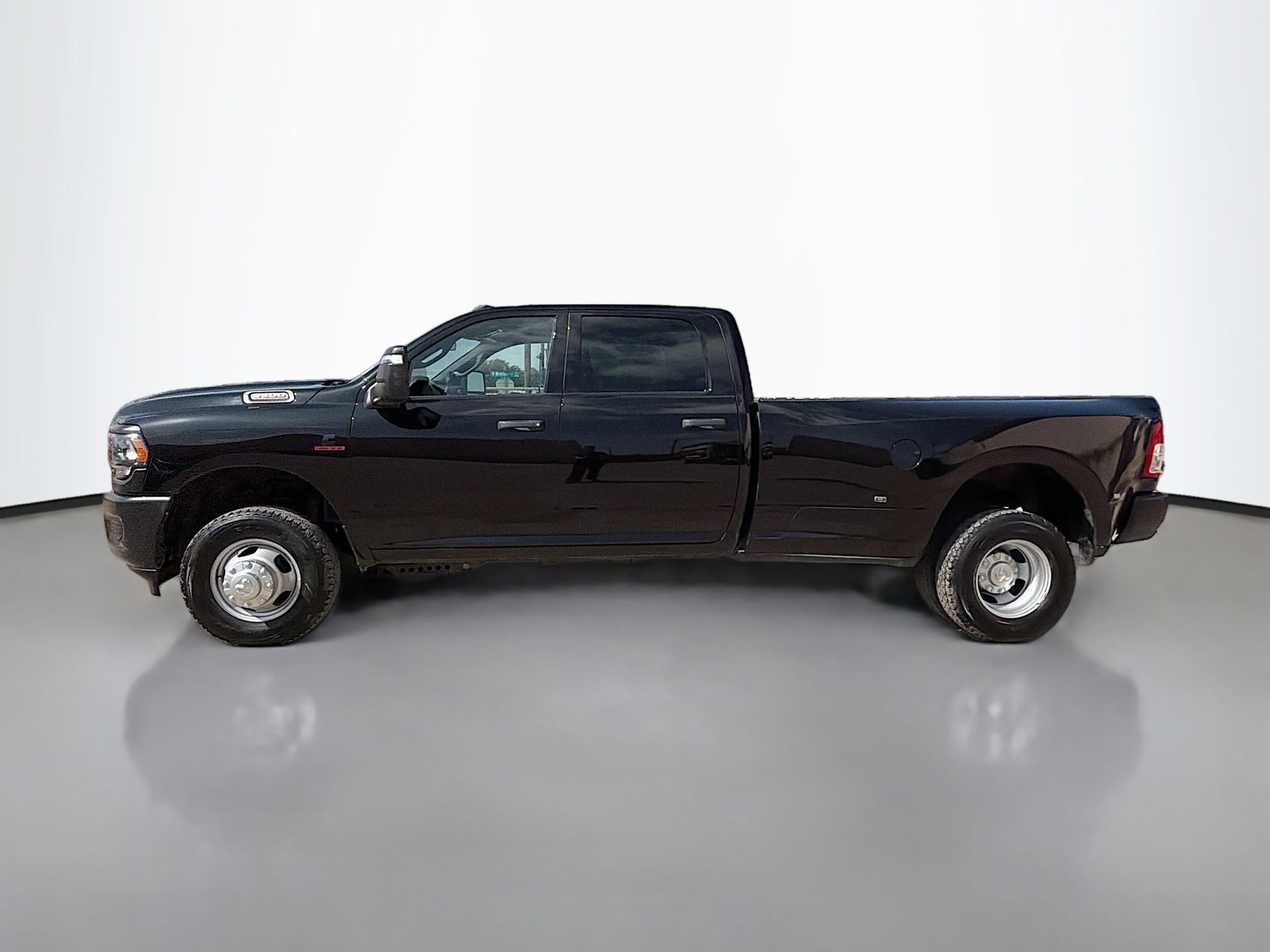 Used 2024 RAM 3500 Tradesman image 9