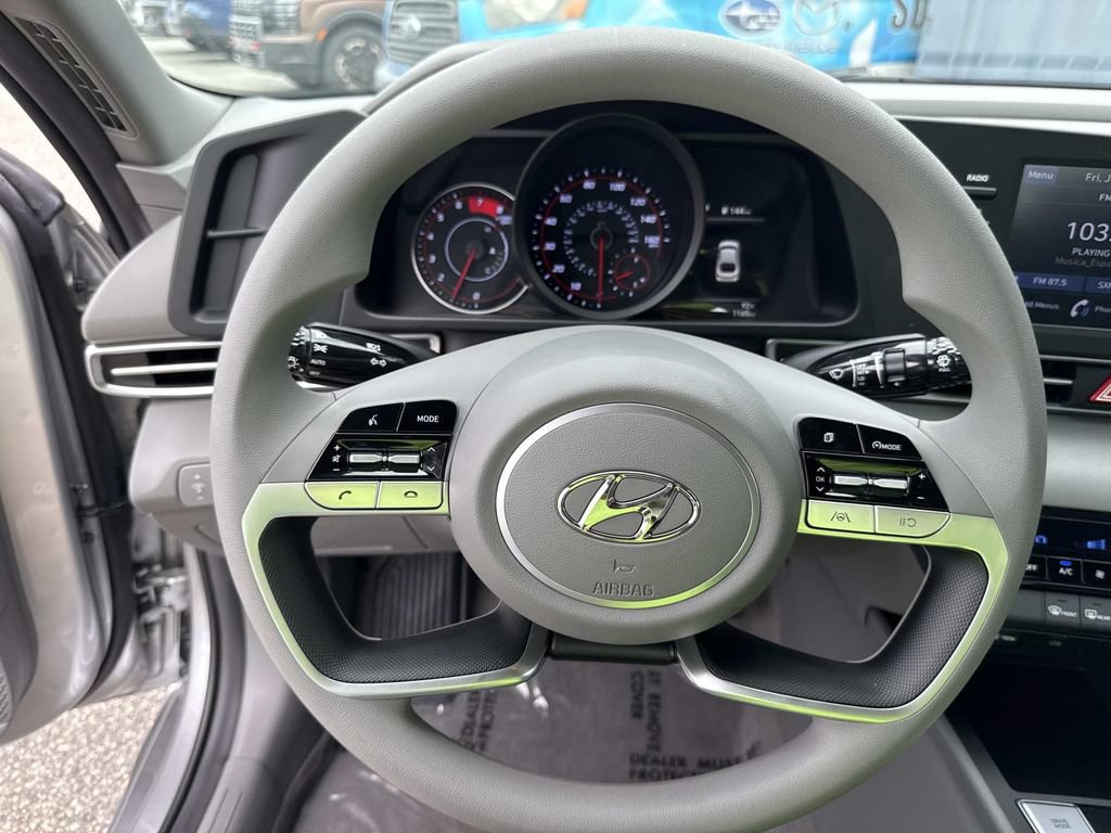 Used 2022 Hyundai Elantra SEL FWD image 39