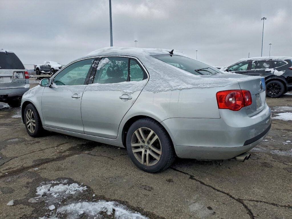 Used 2005 Volkswagen Jetta 2.5 FWD image 4