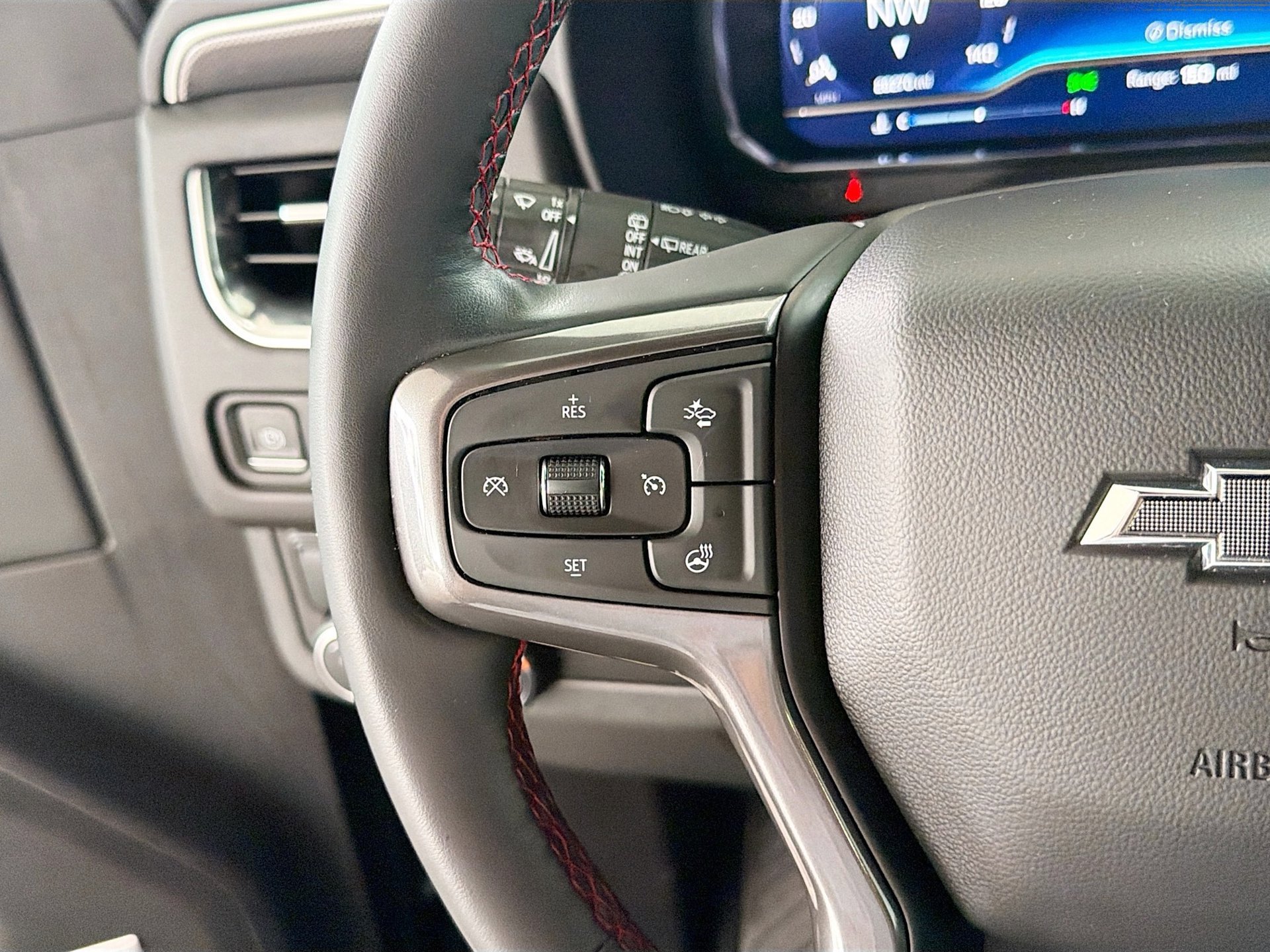 Used 2023 Chevrolet Suburban RST w/ Luxury Package RWD image 35