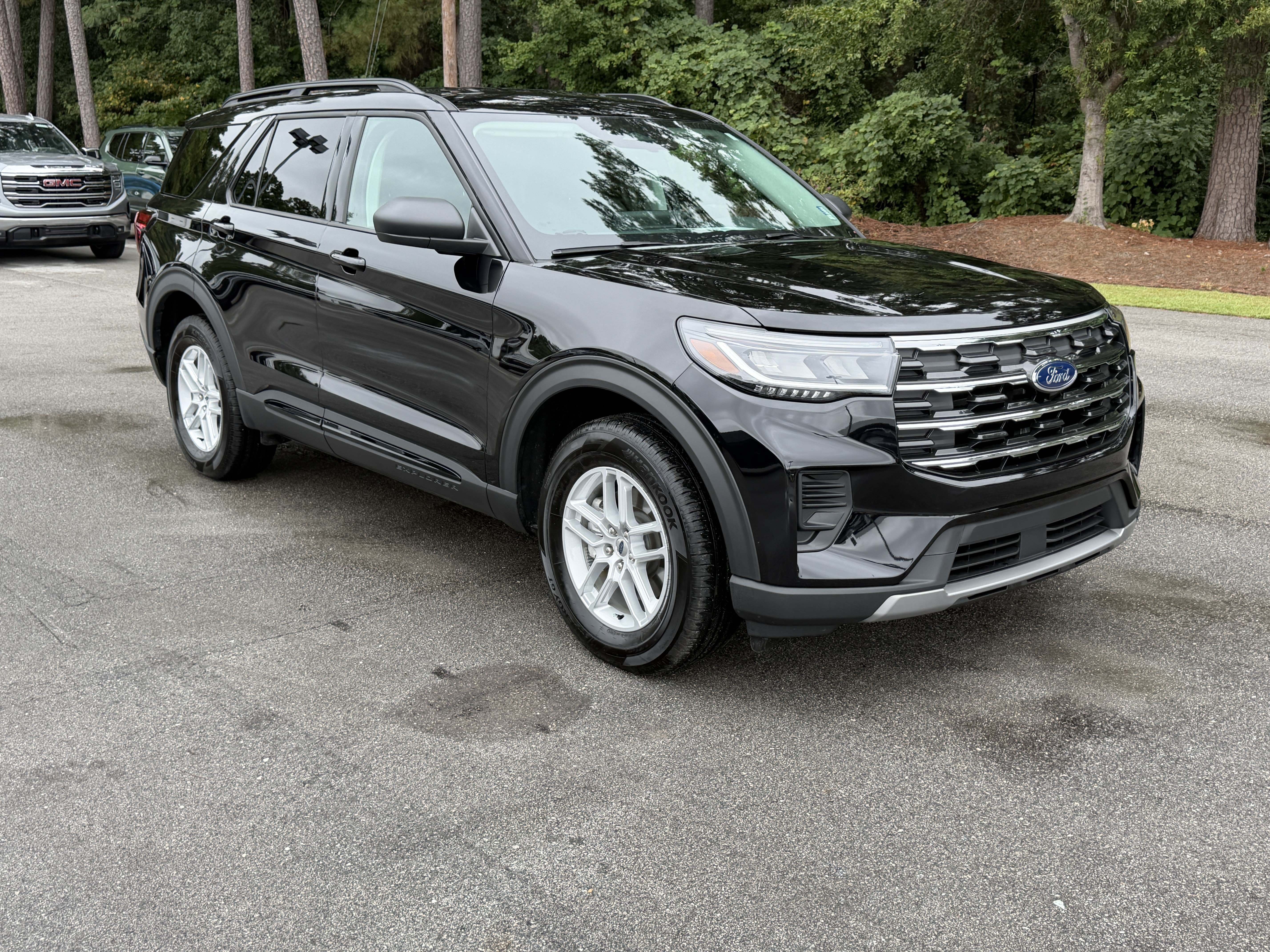 Used 2026 Ford Explorer Active AWD/4WD image 10