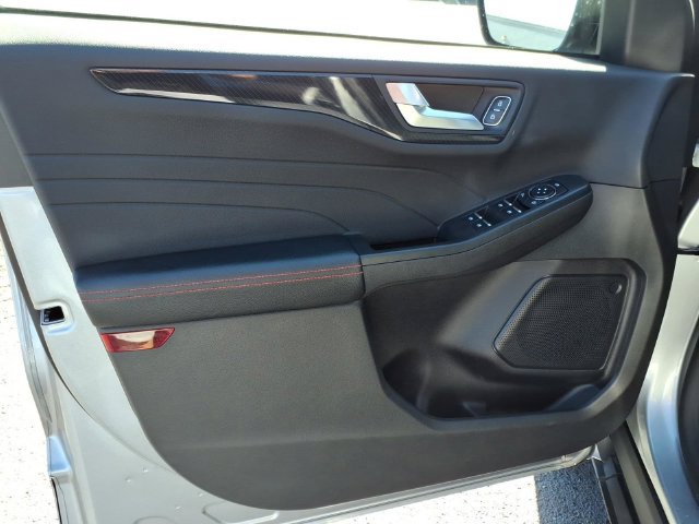 Used 2024 Ford Escape ST-Line w/ Tech Pack #1 AWD/4WD image 18