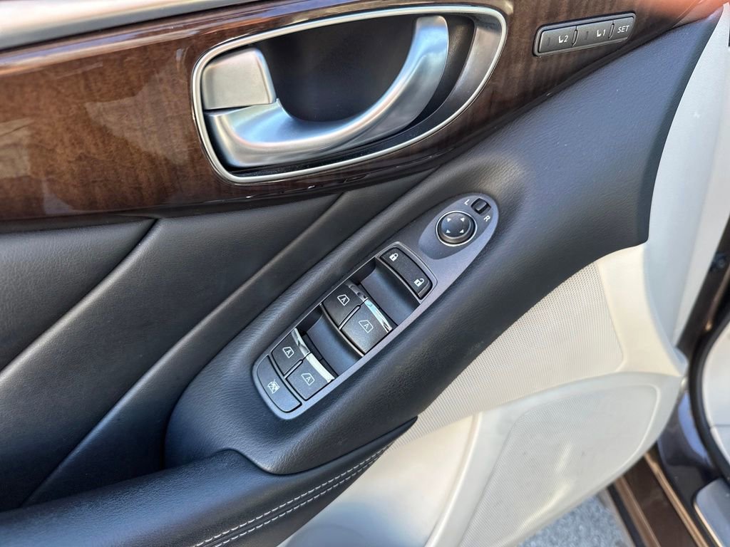 Used 2014 INFINITI Q50 Sport w/ Technology Package image 11