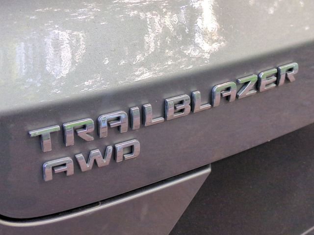 Used 2025 Chevrolet TrailBlazer LT AWD/4WD image 13