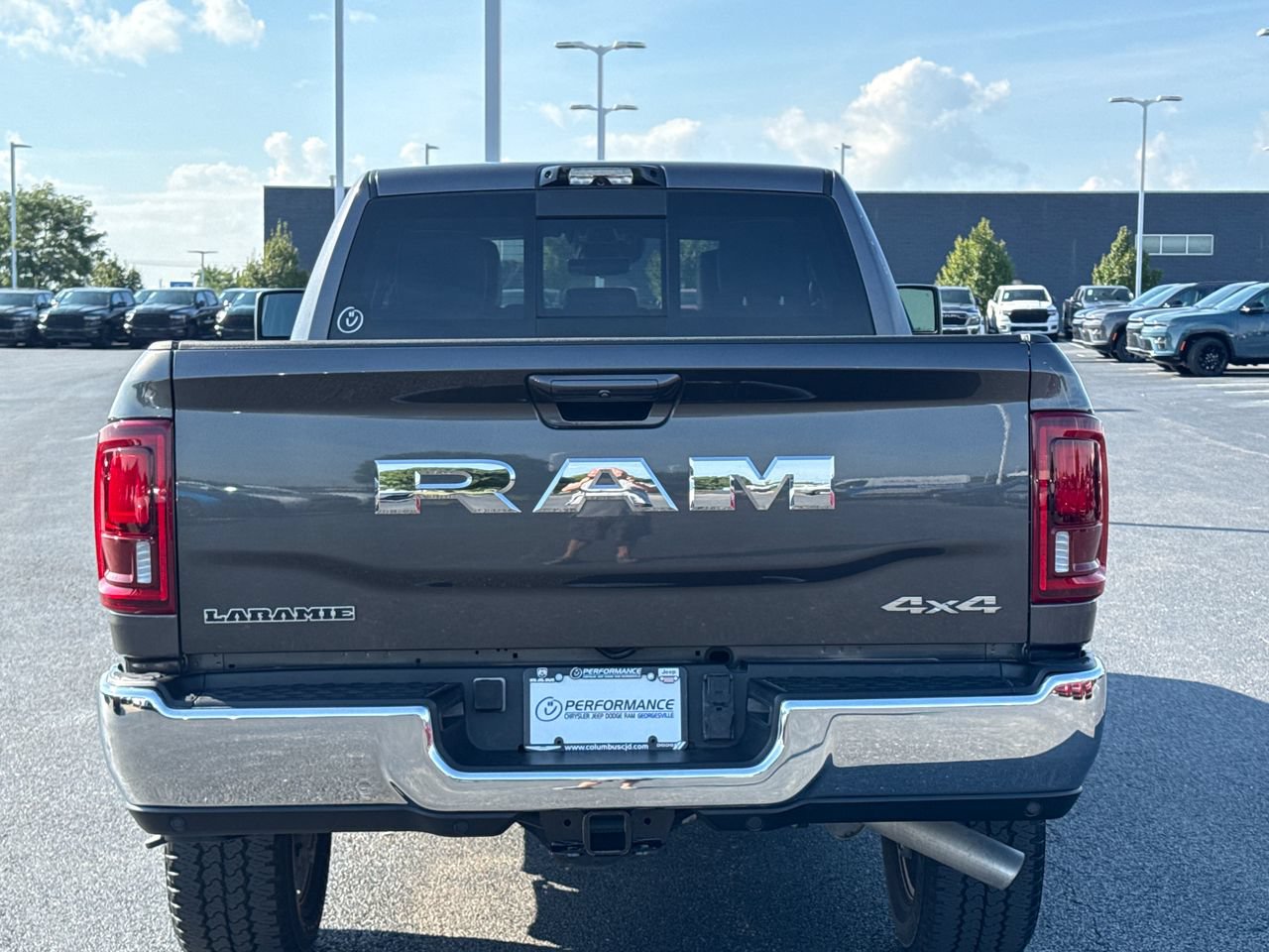 Used 2025 RAM 2500 Laramie AWD/4WD image 3