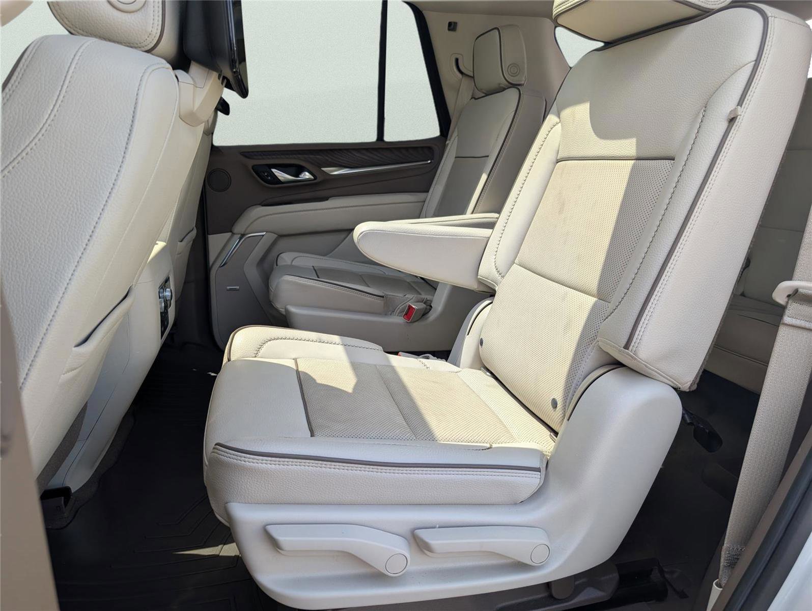 Used 2021 GMC Yukon Denali RWD image 31