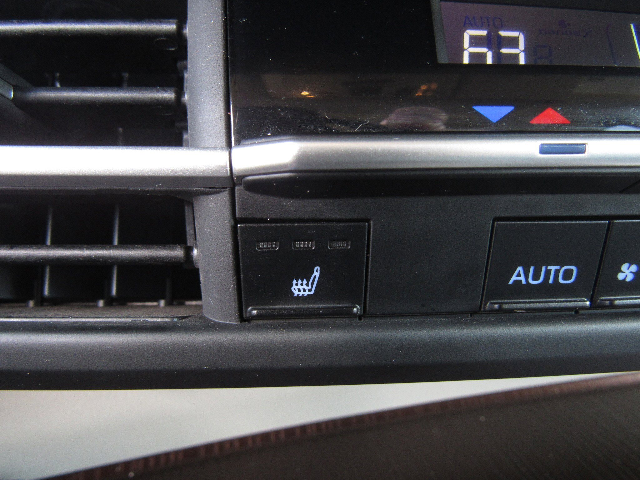 Used 2024 Toyota Sienna XLE image 22