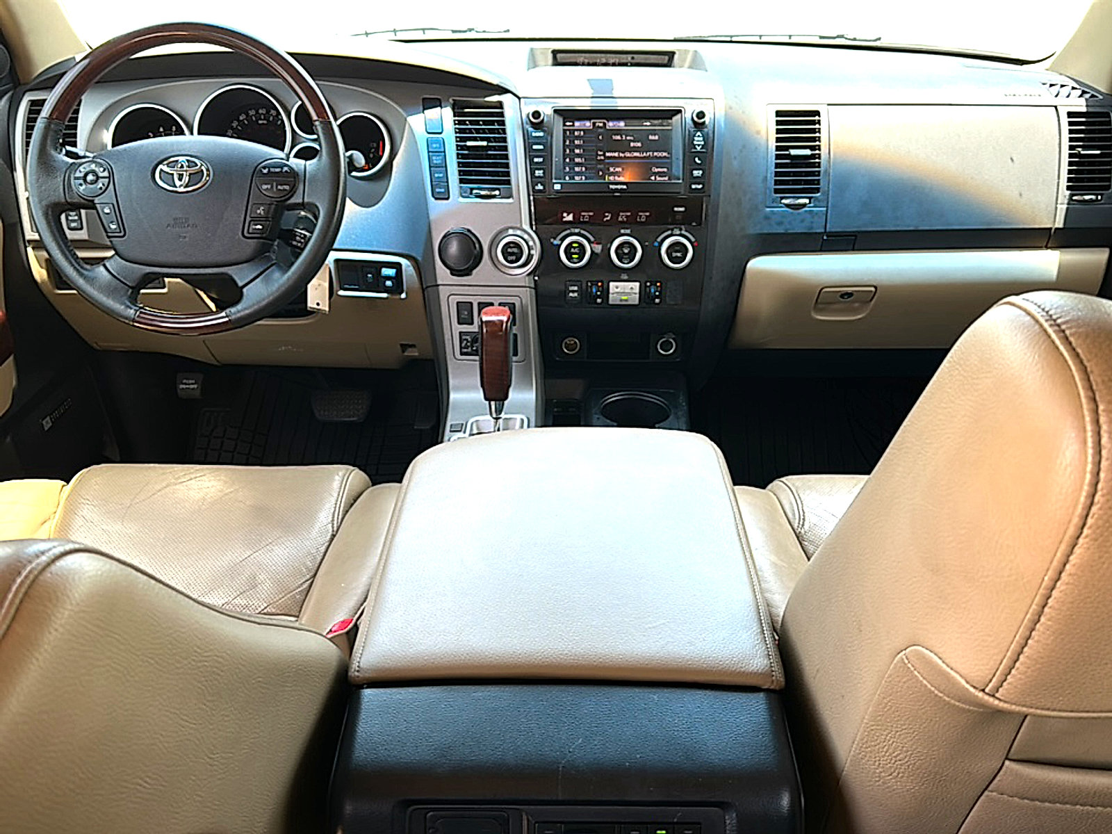 Used 2013 Toyota Sequoia Platinum RWD image 24