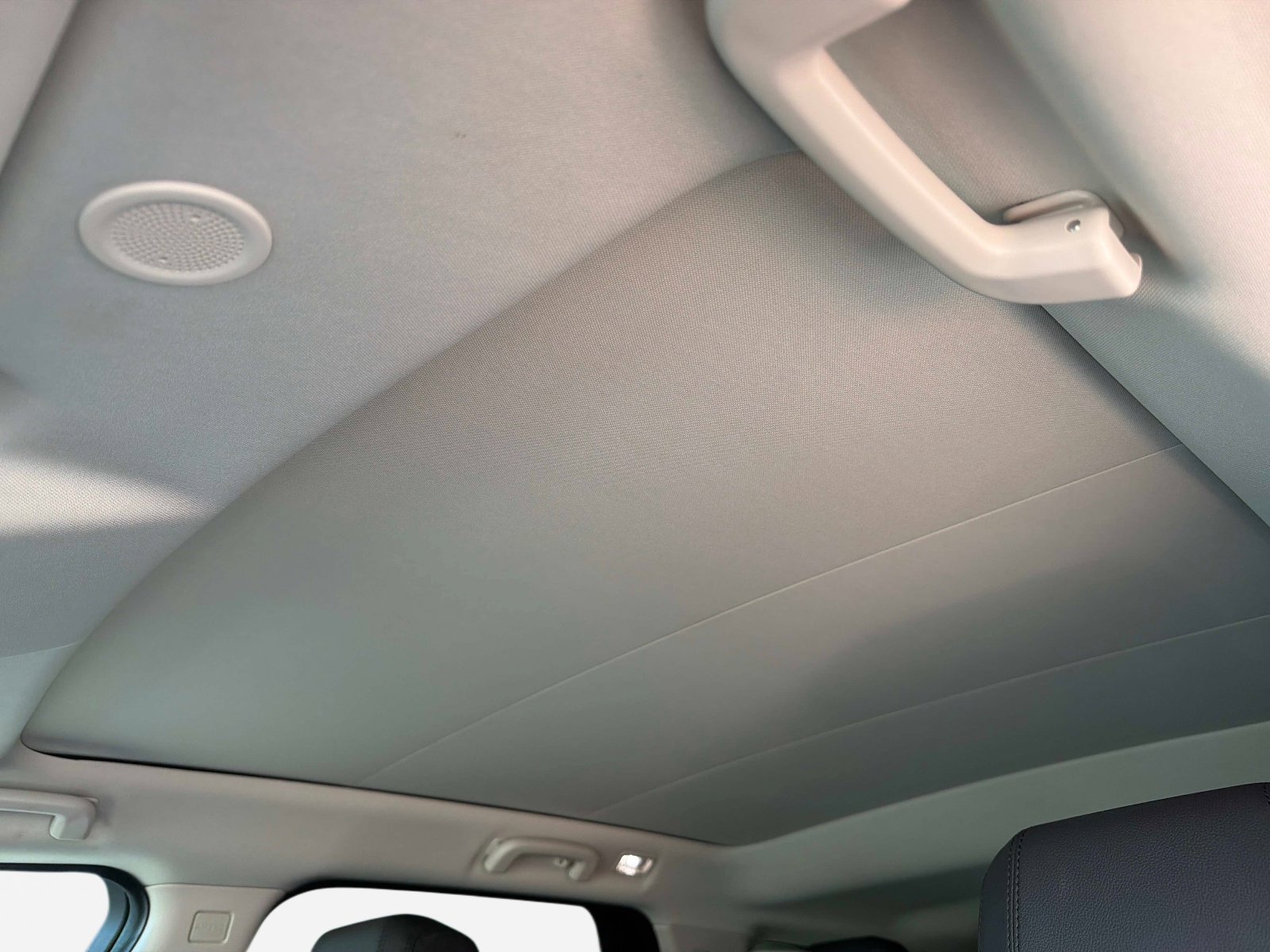 Used 2025 Land Rover Discovery Sport S image 39