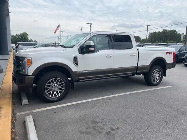 Used 2017 Ford F250 King Ranch w/ King Ranch Ultimate Package AWD/4WD image 3