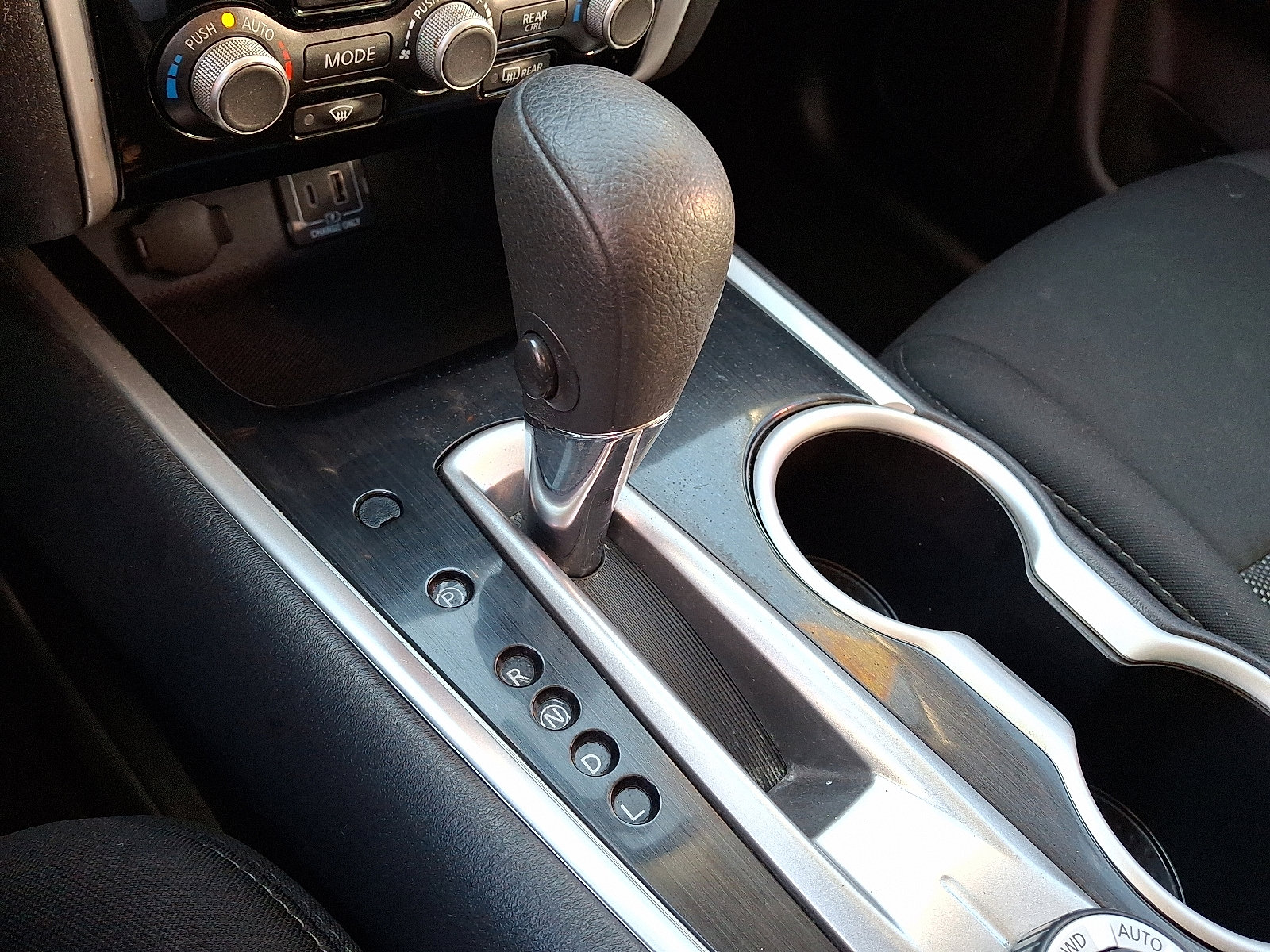 Used 2020 Nissan Pathfinder S image 16