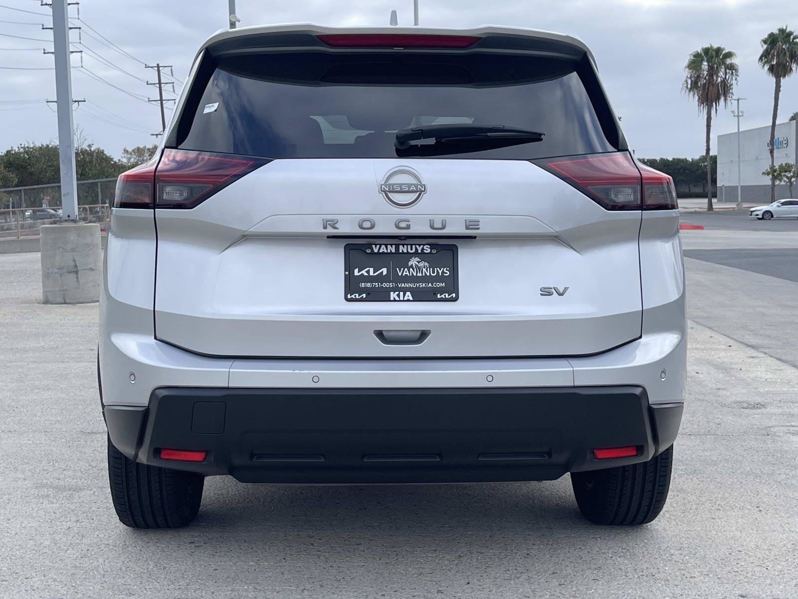 Used 2024 Nissan Rogue SV FWD image 4