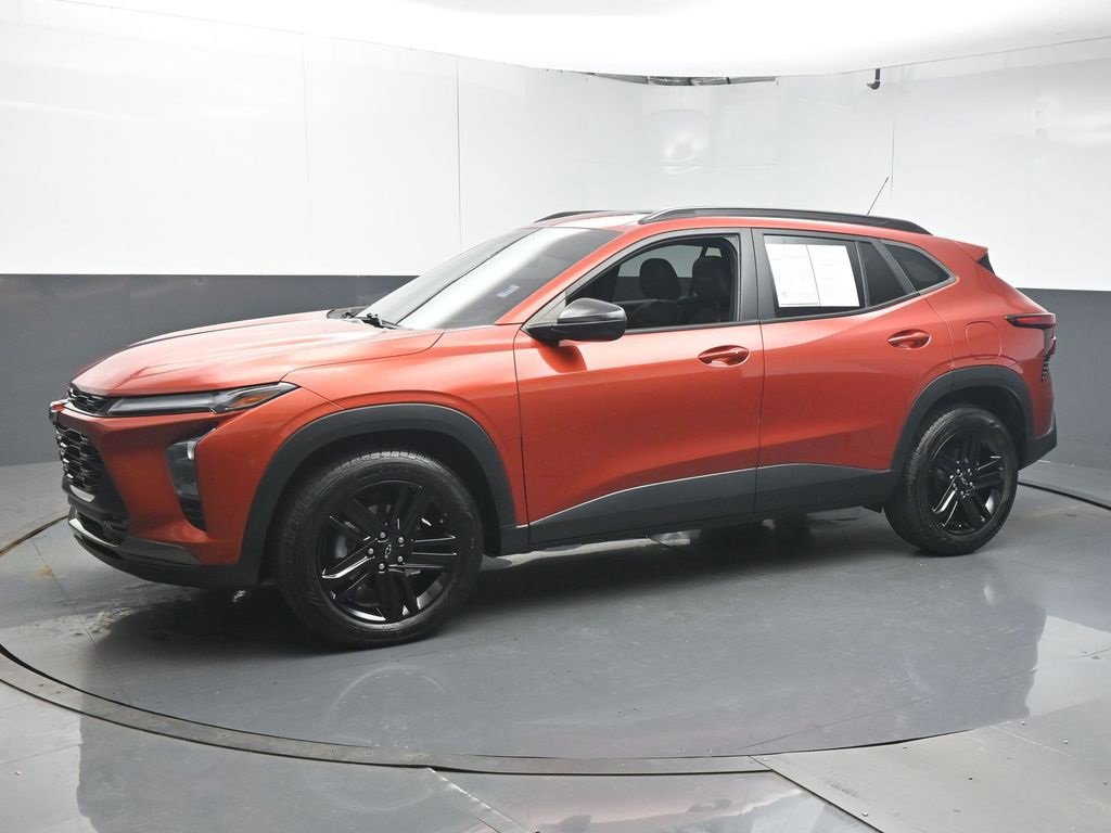 Used 2024 Chevrolet Trax ACTIV w/ Sunroof Package image 4