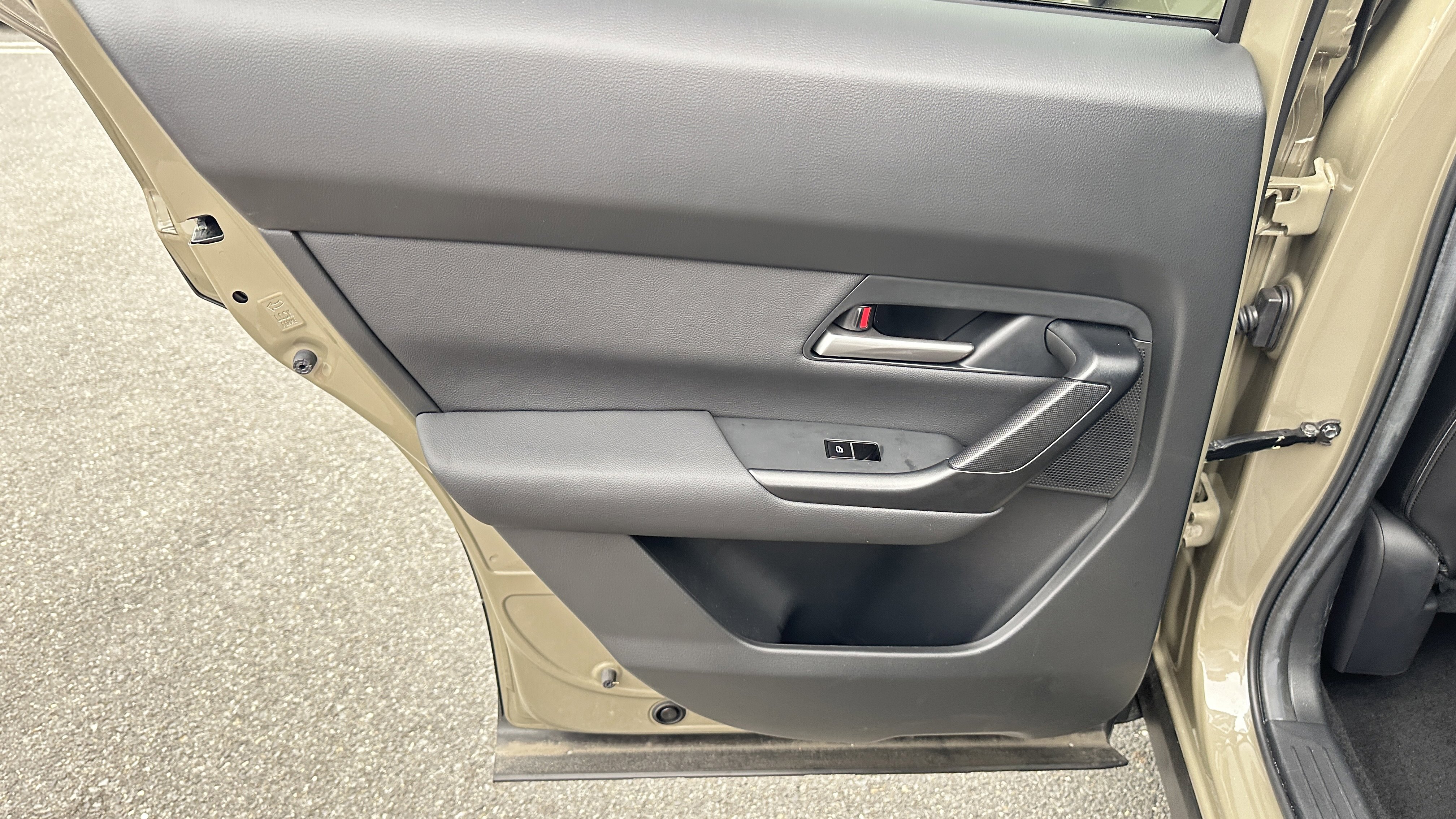 Certified 2025 MAZDA CX-50 AWD 2.5 Turbo w/ Premium Pkg image 32