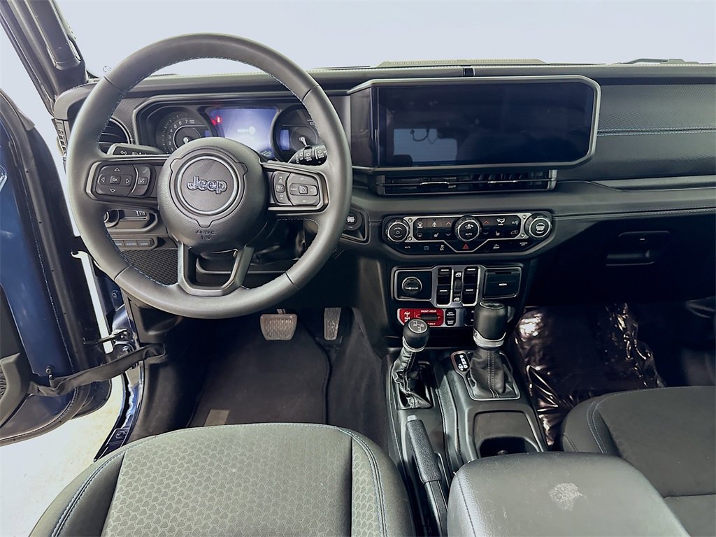 Used 2025 Jeep Wrangler Unlimited Rubicon 4xe w/ Technology Group image 17