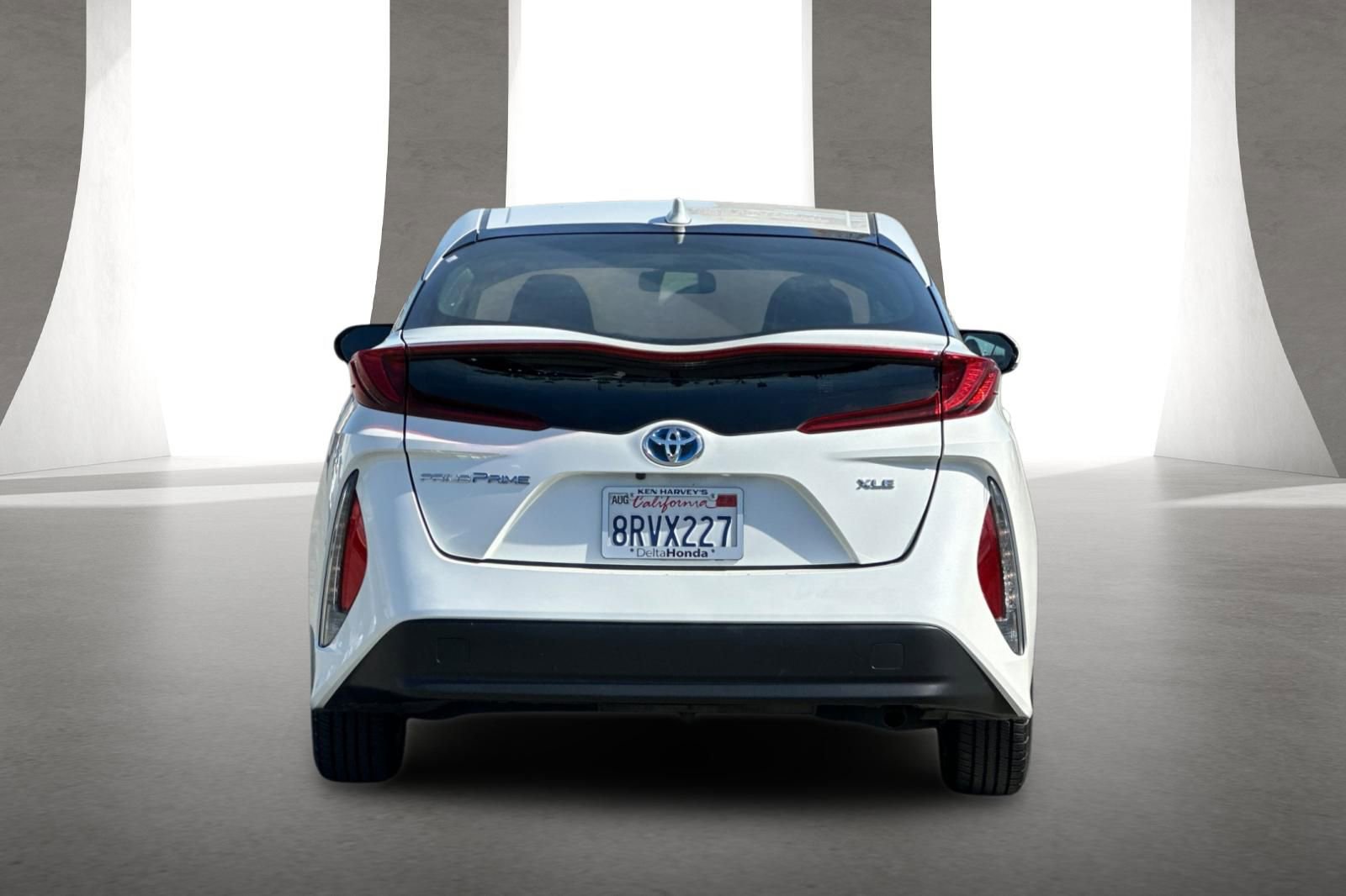 Used 2020 Toyota Prius Prime XLE image 5