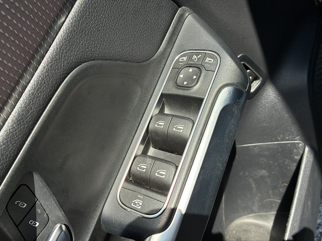 Used 2023 Mercedes-Benz EQB 250+ image 12