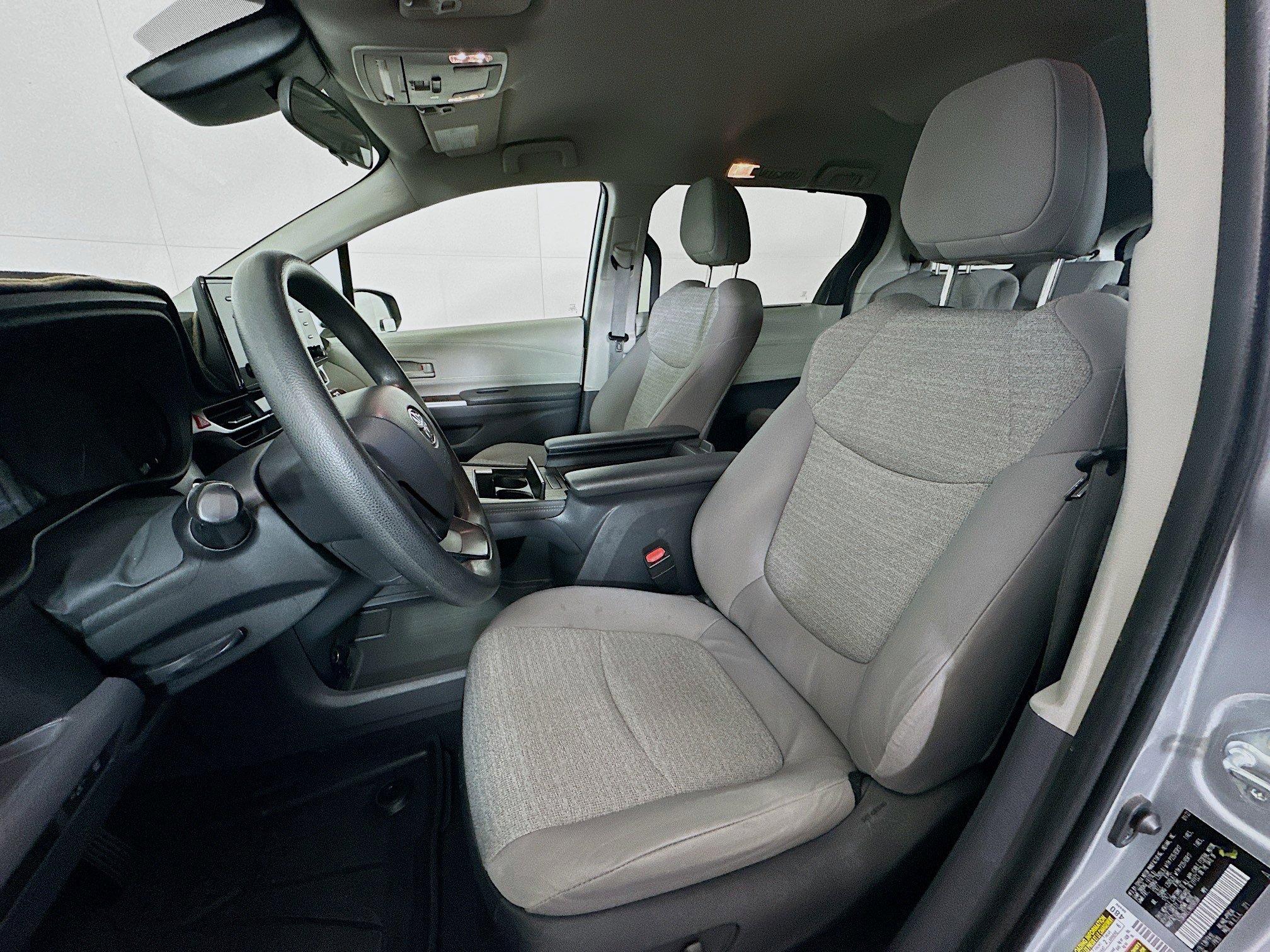 Used 2022 Toyota Sienna LE FWD image 13