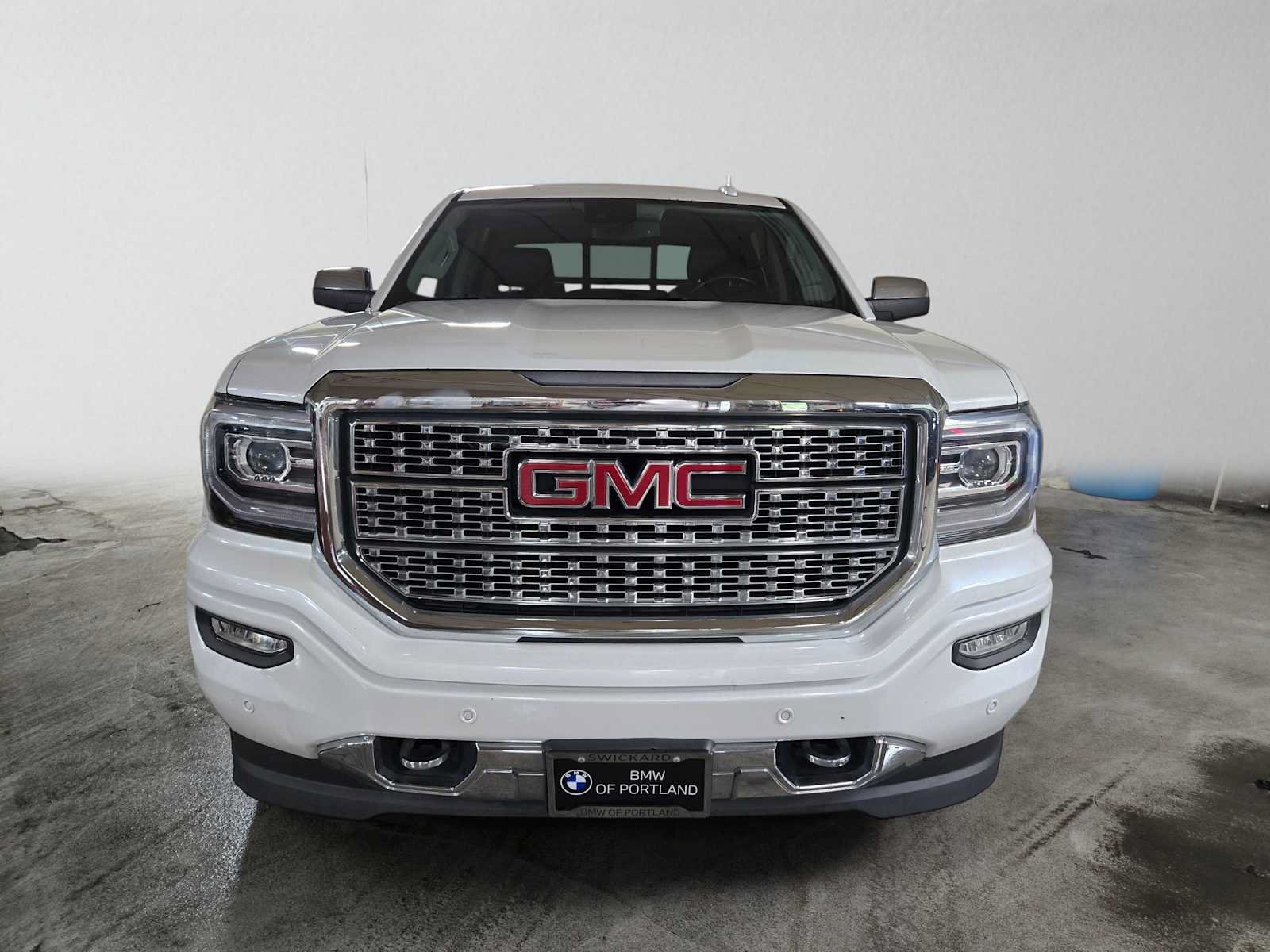 Used 2017 GMC Sierra 1500 Denali w/ Denali Ultimate Package AWD/4WD image 8